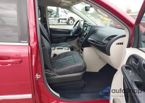 2013 Chrysler Town & Country Touring z USA, uszkodzony, nr VIN 2C4RC1BG2DR777712